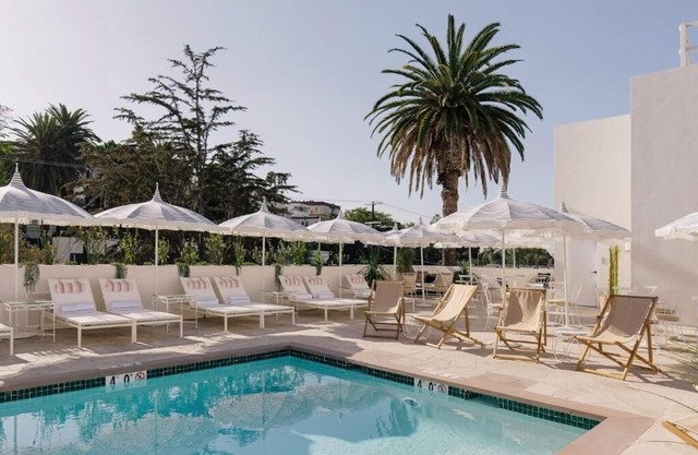 Indulge In An Unforgettable Getaway Experience! 4 Relaxing Units, Pets Allowed