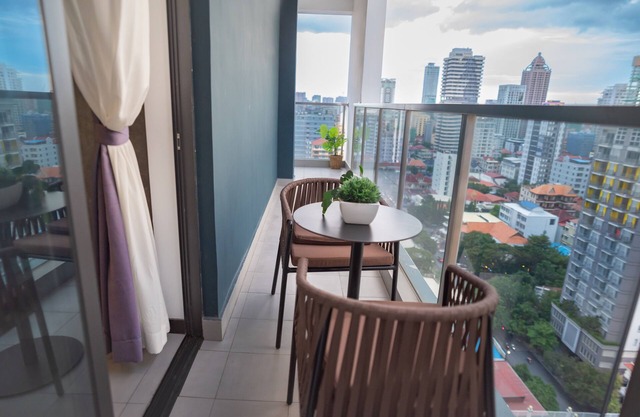 Infinity Pool Hotel Phnom Penh Down To 24 USD in M Residence