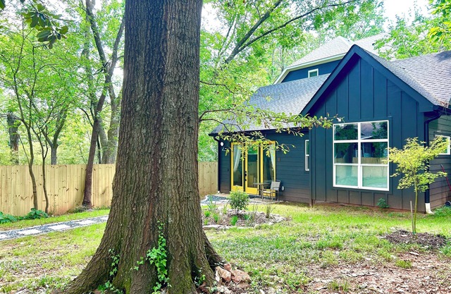 Inner City Hideout: Serenity with Big Nature Views