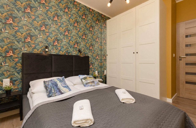 Installers 5A | Air-conditioned apartment |Balcony