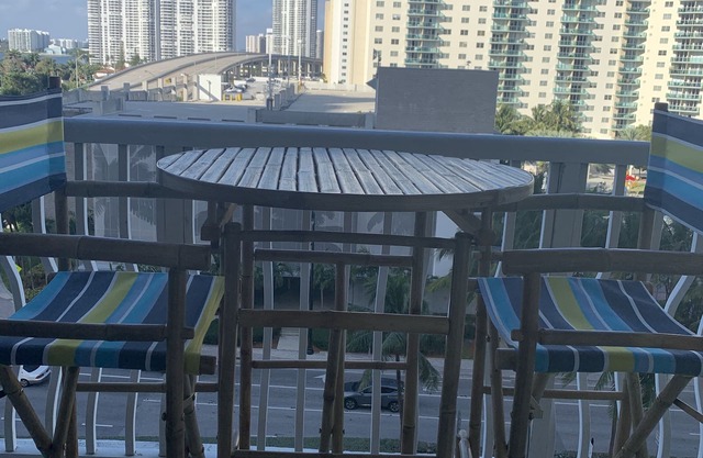 Instaworthy-Prestigious Sunny Isles Beach. Direct beach access from building