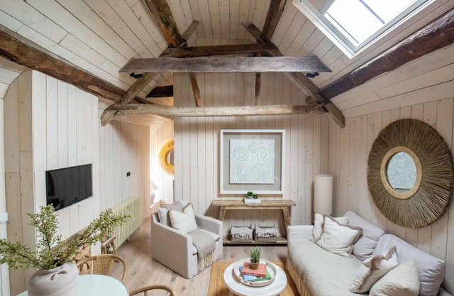 Interior Designed Cotswolds Coach House Opposite Open Fields