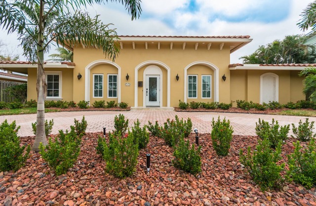 Intracoastal Dream Home Near Beach W/Private Pool/Dock/Martha Stewart Kitchen