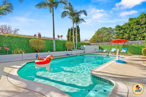 Inviting Home with Mountain Views & Pool-Spa