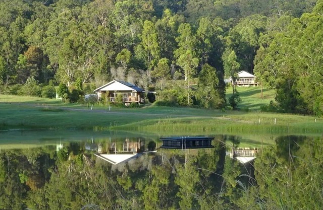 Iron Bark Cottage - Bush and Beach Experience