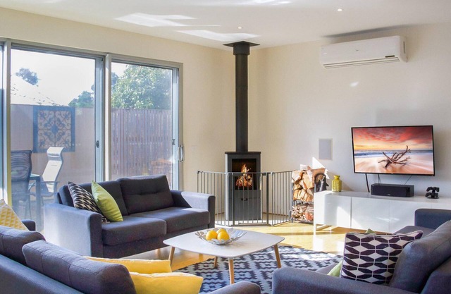Ironbark on Dolphin - sleeps 10