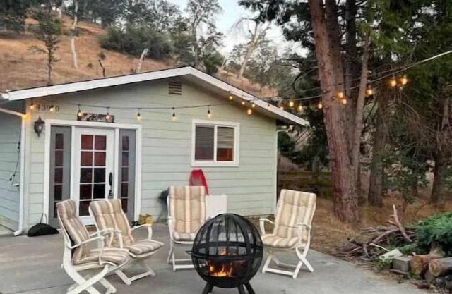 Isaaks Trails End Cabin Retreat in Pine Flat