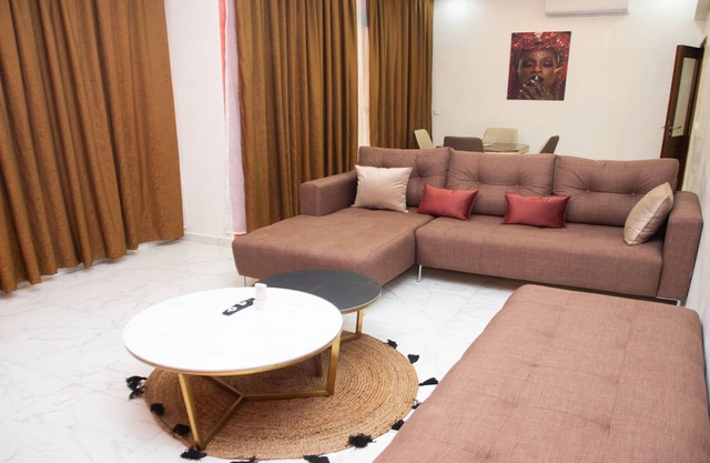ISIS APARTMENT