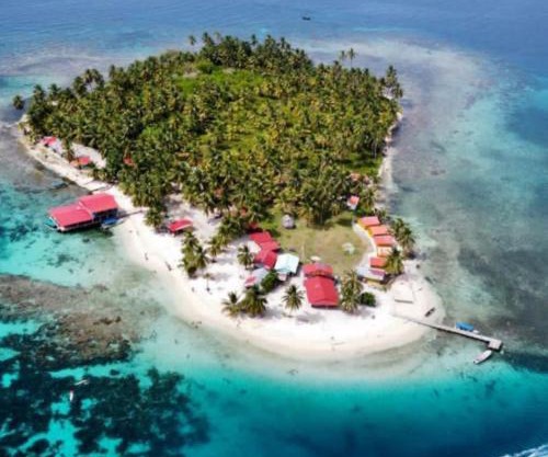 Isla Diablo San blas cabaña en la orilla del mar