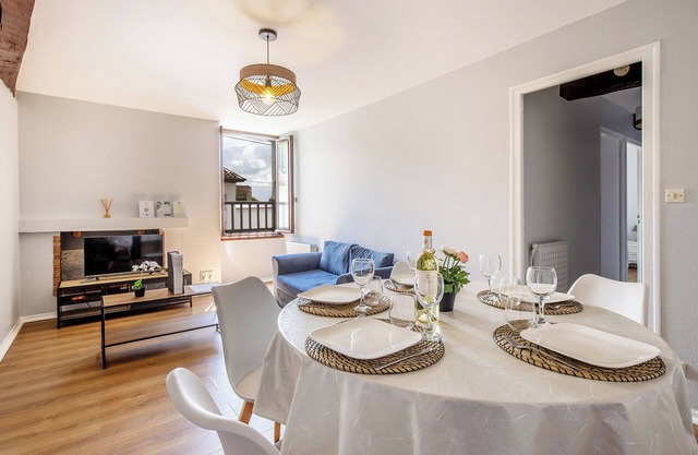 Ismarita & Jérôme - 2 Bedrooms - Discover Dax on foot - Wifi - air conditioner