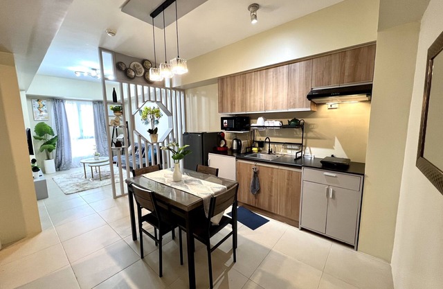 IT Park home. Steps away from mall.