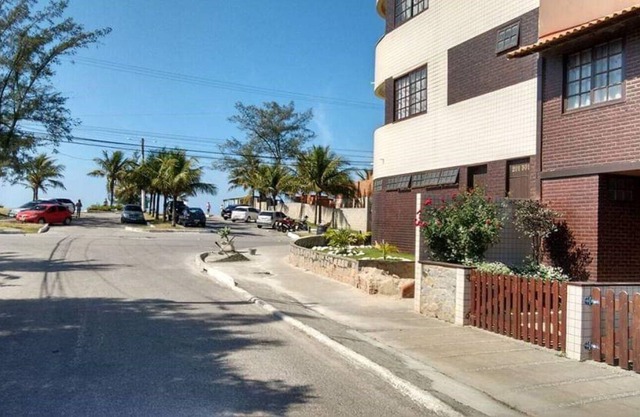 Itauna on the beach, next to the Surf World