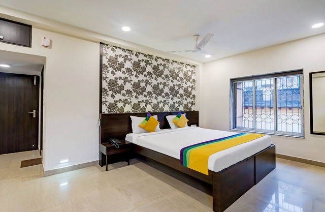 Itsy Hotels Neeranand Plaza, Bhawanipur