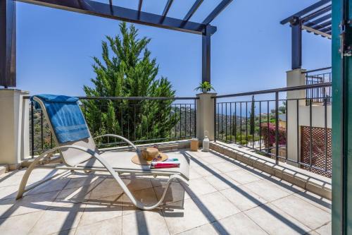 J1 Holiday House Adjacent to Aphrodite Hills