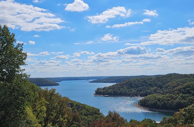 Jack's lakeview cabin, lake view, hot tub, 2-bedroom cabin 2-7 guests