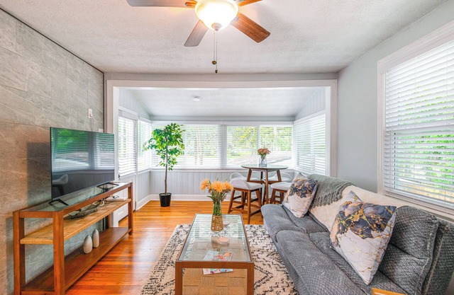 Jacksonville Apartment w/Private Patio Near NAS!