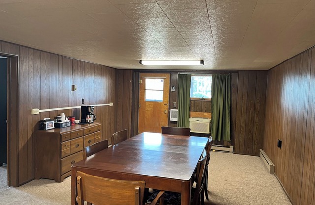 Jake's Corner Motel