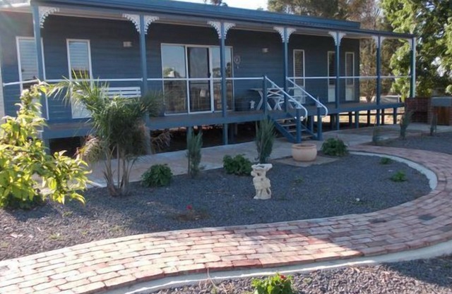 Jamar Lodge - Come and rest awhile.