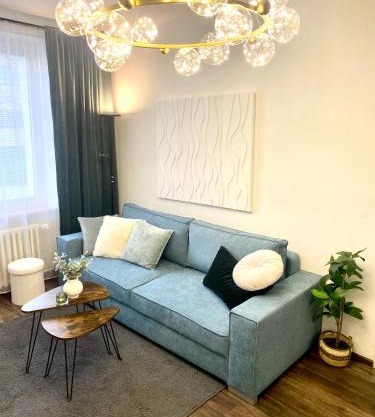 James Dean apartment - next to Nivy Bus station & Mall (Free parking on the weekend)