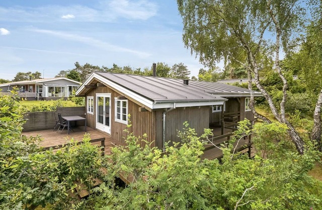 "Jarno" - 150m from the sea by Interhome