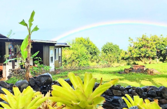 Jasmine Cottage Farmstay - Sunrise & Ocean Views & local Waterfall Hikes!