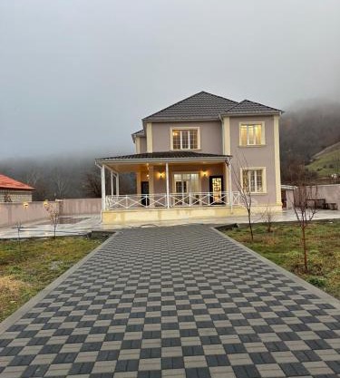 JLYN HOUSE