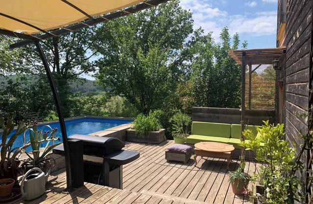 Jolie Maison en Bois Avec Piscine
