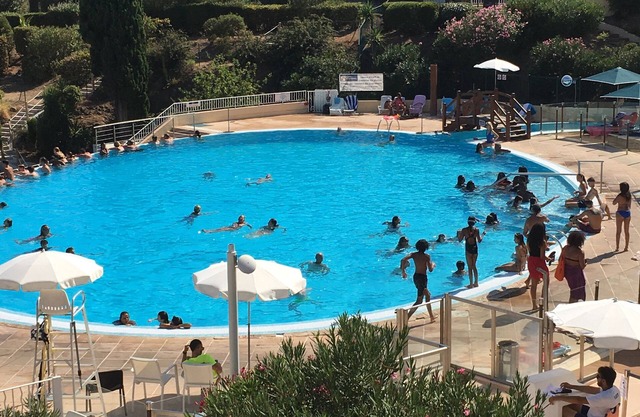 Joli Meublé T2 Idéal 4 Personnes vue Estérel/mer