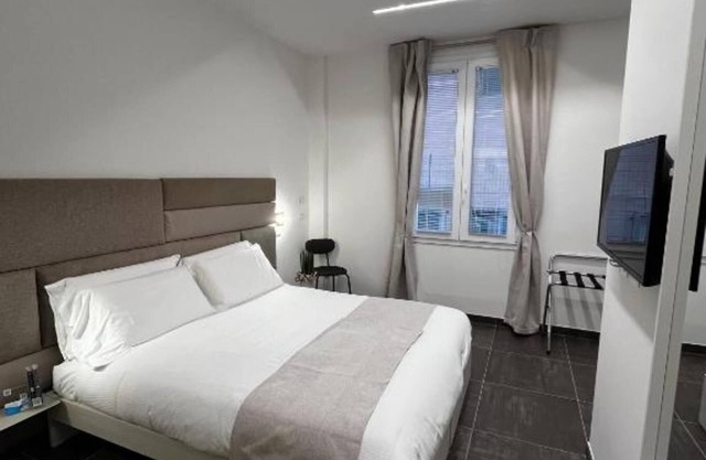 'Joyfül Accomodation Camera 4' with Wi-Fi and Air Conditioning
