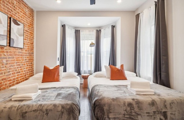Jr 1Br w/2 Beds | 10 min to DT