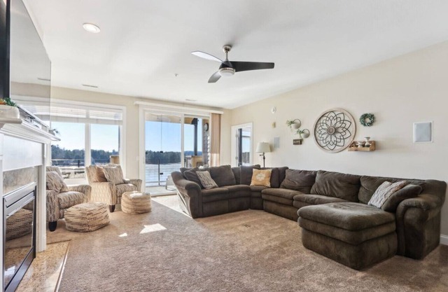 Julie's Lakefront Retreat at Delton Grand