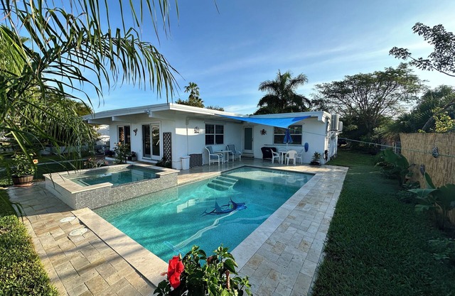 JULY/AUG 2025 STILL AVAILABLE! 3 BR Canal Home in Big Pine - Private Pool/Spa!