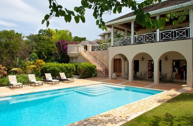 Jus Paradise Jamaica - Luxury 3 Bedroom Villa in Montego Bay - Staff Included