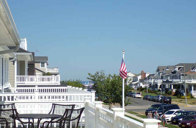 Just 1.5 Blocks From Beautiful Avon Beach 2nd FL Main House