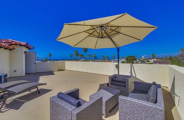 Just Blocks To Beach, Spanish Style Brand New Townhome W Panoramic Ocean View