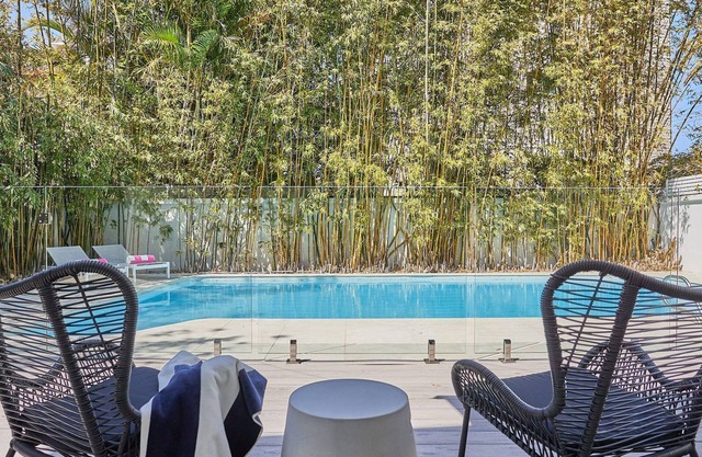 Kaiyar Villa - Luxury Beachside House in the Heart of Kirra - Linen Provided - Min. 4 Nights!