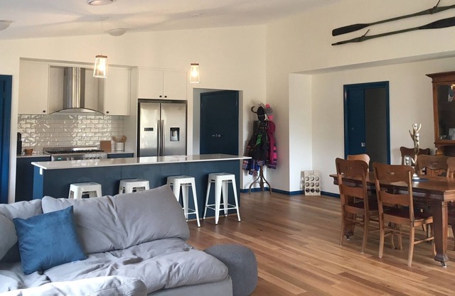 Kalkite home on Lake Jindabyne