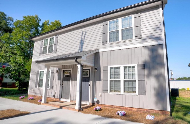 Kannapolis Elegant Townhouse - Pet Friendly