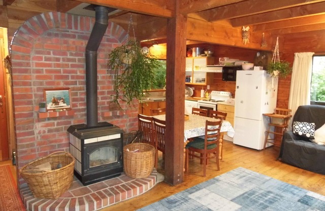 KARAKA holiday cottage on the door step of the ABEL TASMAN NATIONAL PARK