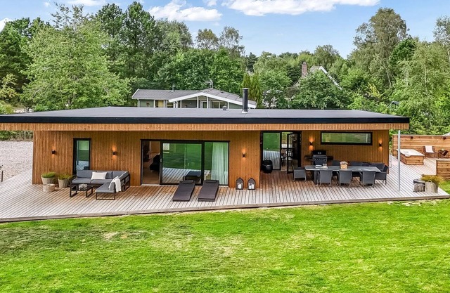 "Karlene" - 300m from the sea by Interhome