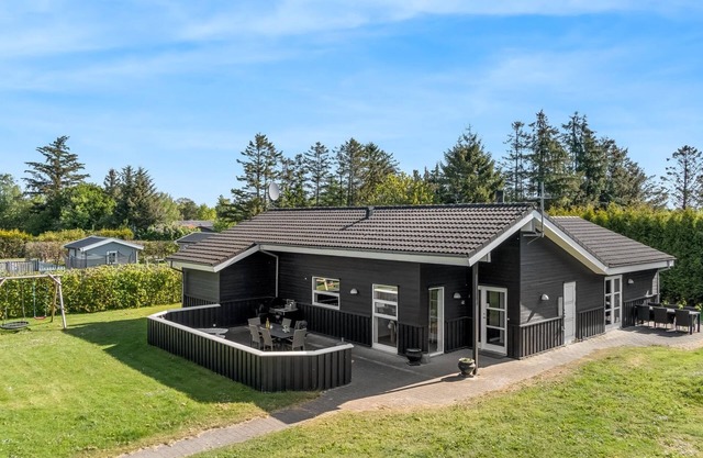 "Karstina" - 1km from the sea by Interhome