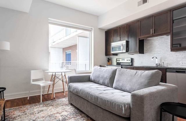 Kasa | Comfy Studio with Amenity Access | Austin