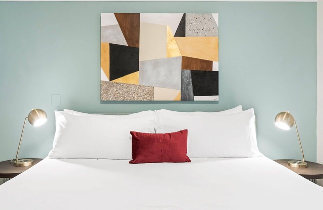 Kasa La Monarca | Modern Studio in San Francisco, Explore Nob Hill