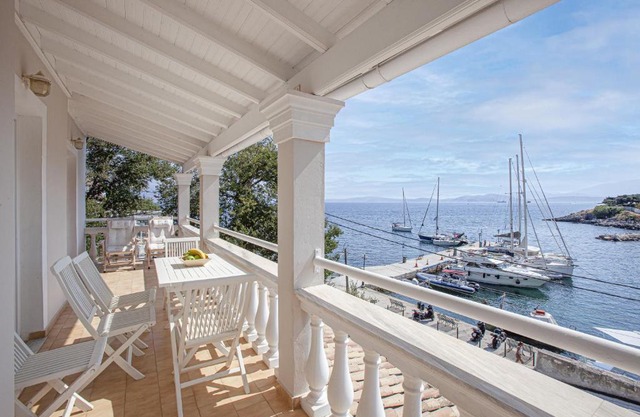 Kassiopi Seafront Elegant Apartments