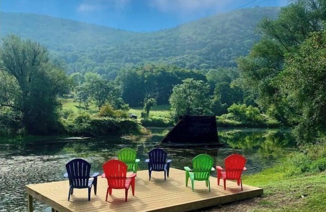 Kayak/Canoe/Fish & Relax right from the backyard of this Riverfront 3 B/R home!
