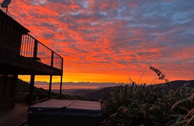 Kea Ridge Lodge, Epic Stargazing, views and spa pool