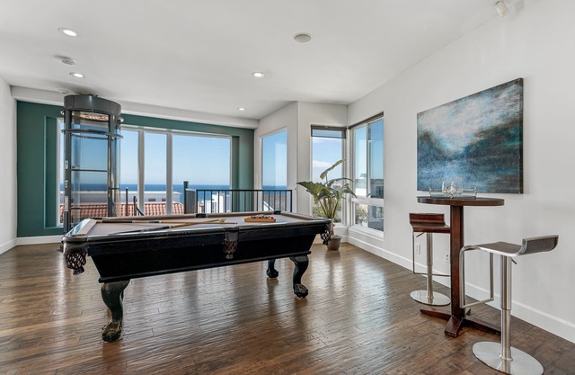 Kempa Manhattan Beach