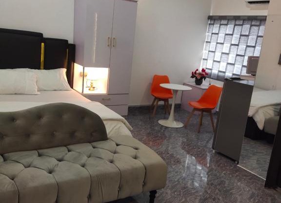 Kemzie's Studio Apartment