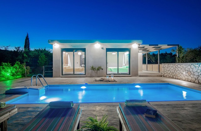 Kentia - 3 Bedroom Villa with Private Pool and Garden view