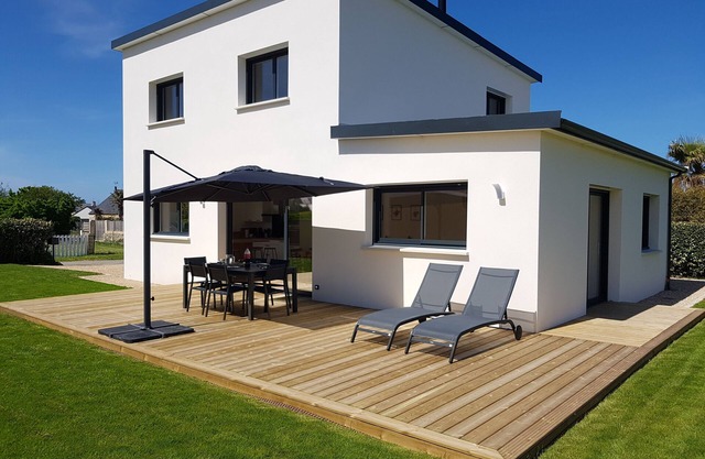 Kerheol, bright house with garden and beach on foot